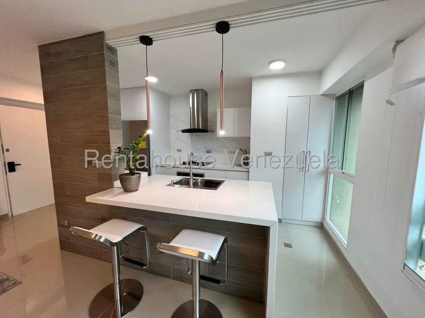Apartamento (1 Nivel) en Alquiler en El Rosal, Distrito Metropolitano - 5