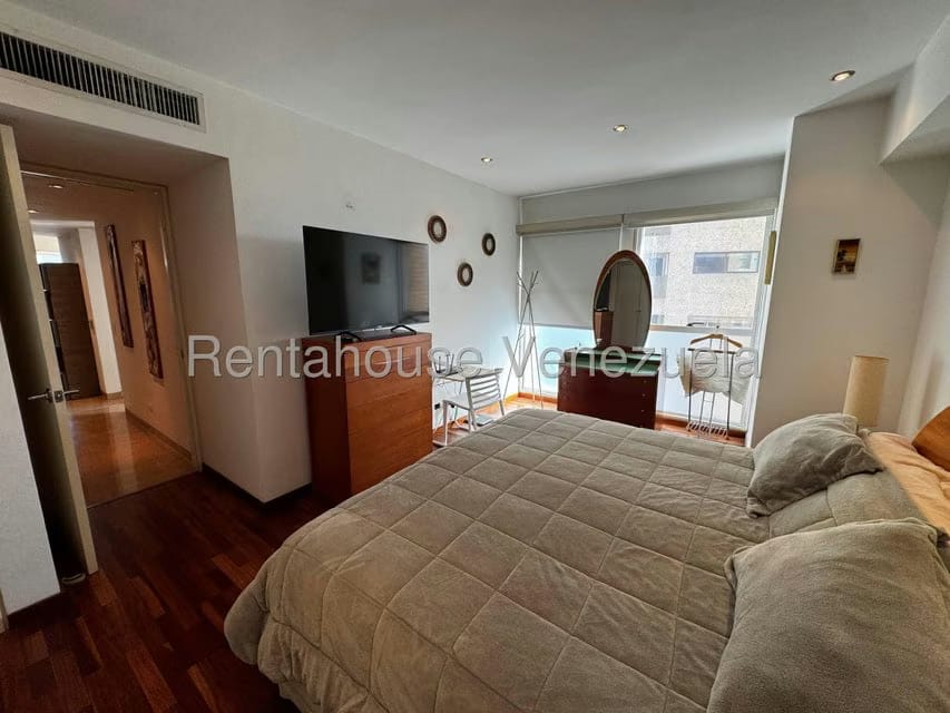 Apartamento (1 Nivel) en Alquiler en Campo Alegre, Distrito Metropolitano - 11
