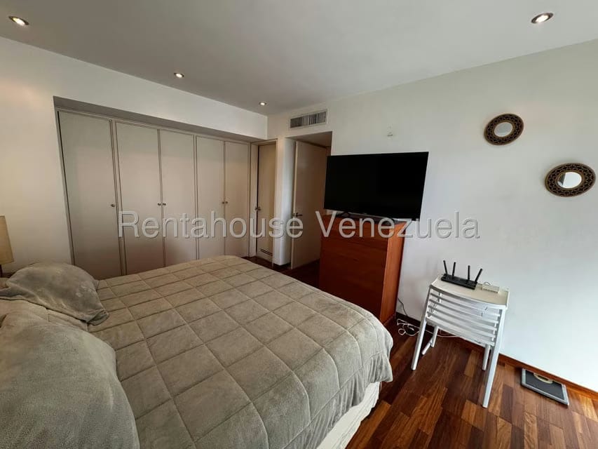 Apartamento (1 Nivel) en Alquiler en Campo Alegre, Distrito Metropolitano - 12