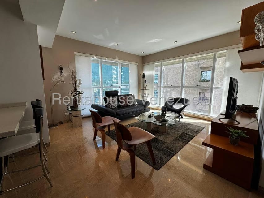 Apartamento (1 Nivel) en Alquiler en Campo Alegre, Distrito Metropolitano - 3