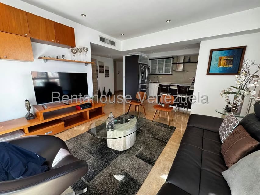 Apartamento (1 Nivel) en Alquiler en Campo Alegre, Distrito Metropolitano - 4