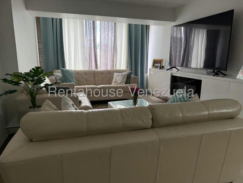 Apartamento (1 Nivel) en Venta en El Cigarral, Distrito Metropolitano - 3