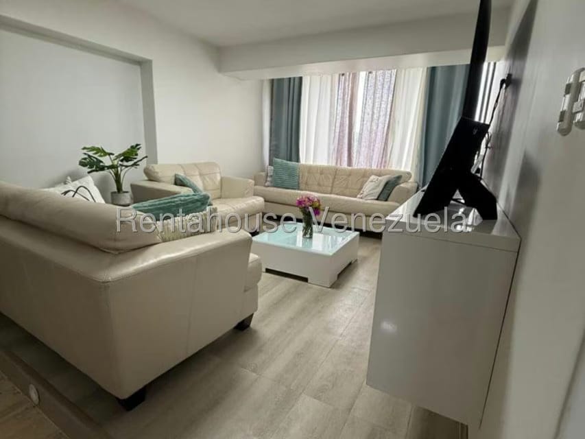 Apartamento (1 Nivel) en Venta en El Cigarral, Distrito Metropolitano - 4