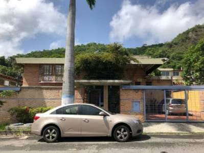 Se vende Casa en Colinas de Los Ruices - 2