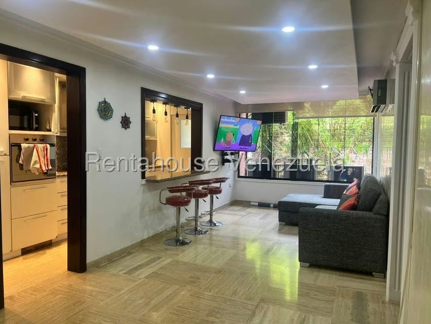 Apartamento (1 Nivel) en Alquiler en Colinas de La Tahona, Distrito Metropolitano - 2