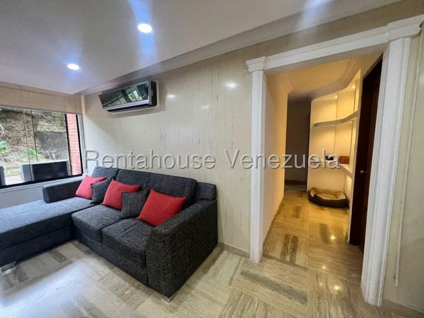 Apartamento (1 Nivel) en Alquiler en Colinas de La Tahona, Distrito Metropolitano - 11