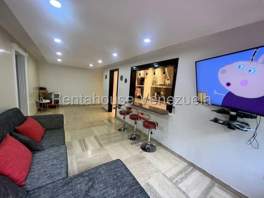 Apartamento (1 Nivel) en Alquiler en Colinas de La Tahona, Distrito Metropolitano - 6