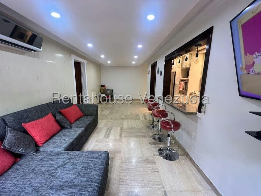 Apartamento (1 Nivel) en Alquiler en Colinas de La Tahona, Distrito Metropolitano - 9