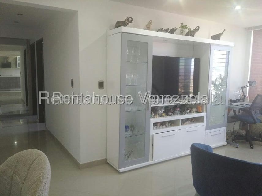 Apartamento (1 Nivel) en Alquiler en Colinas de La Tahona, Distrito Metropolitano - 11