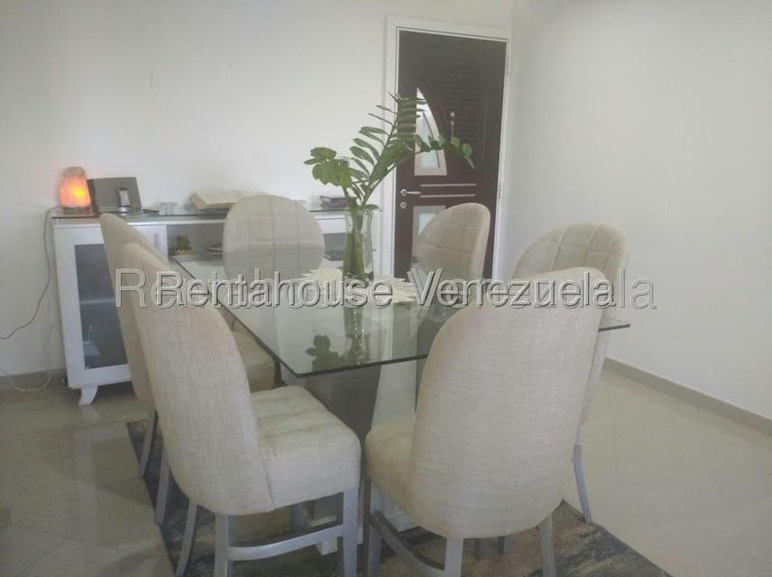 Apartamento (1 Nivel) en Alquiler en Colinas de La Tahona, Distrito Metropolitano - 12