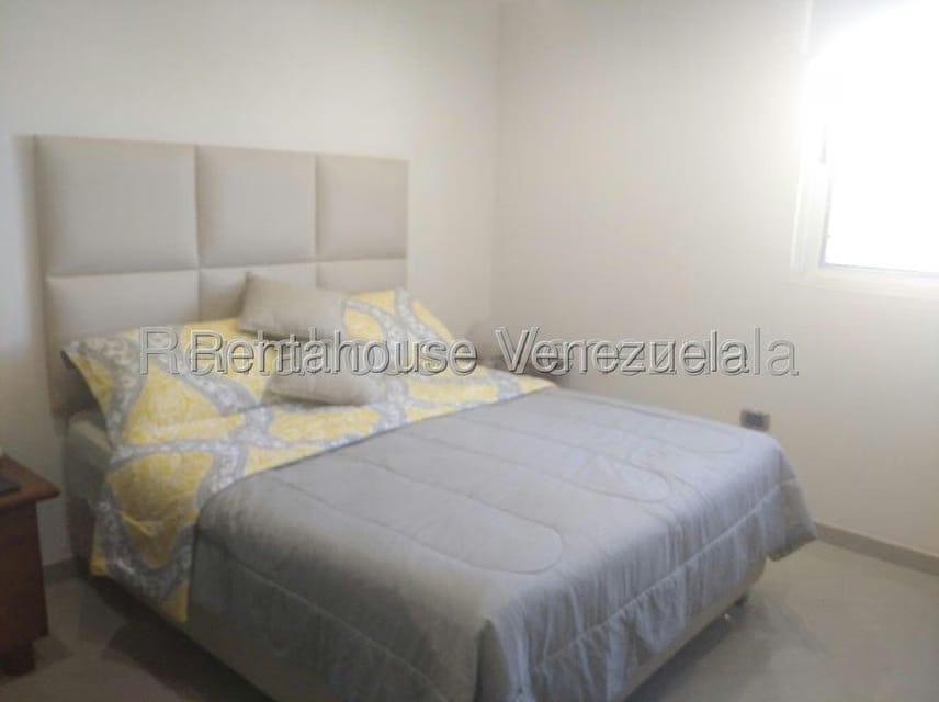 Apartamento (1 Nivel) en Alquiler en Colinas de La Tahona, Distrito Metropolitano - 15