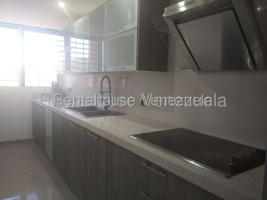 Apartamento (1 Nivel) en Alquiler en Colinas de La Tahona, Distrito Metropolitano - 3