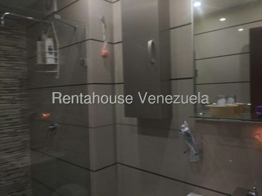 Apartamento (1 Nivel) en Alquiler en Colinas de La Tahona, Distrito Metropolitano - 21