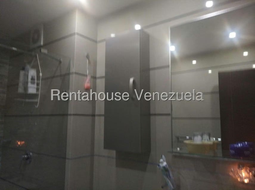 Apartamento (1 Nivel) en Alquiler en Colinas de La Tahona, Distrito Metropolitano - 22