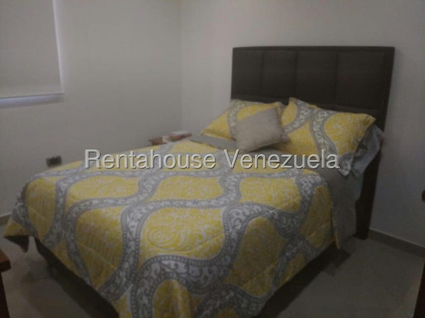 Apartamento (1 Nivel) en Alquiler en Colinas de La Tahona, Distrito Metropolitano - 23