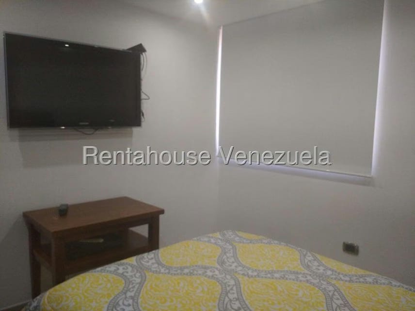 Apartamento (1 Nivel) en Alquiler en Colinas de La Tahona, Distrito Metropolitano - 24