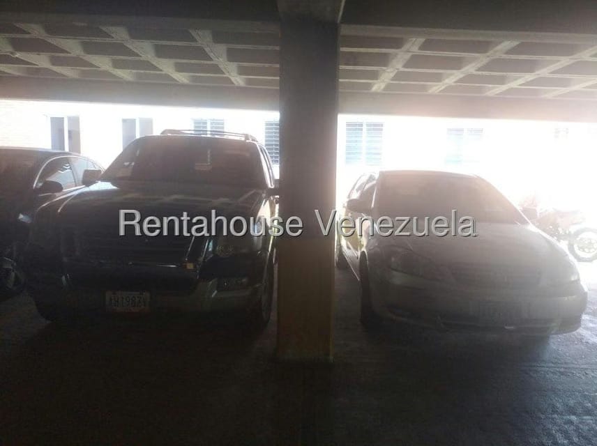 Apartamento (1 Nivel) en Alquiler en Colinas de La Tahona, Distrito Metropolitano - 26