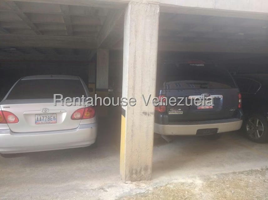 Apartamento (1 Nivel) en Alquiler en Colinas de La Tahona, Distrito Metropolitano - 27