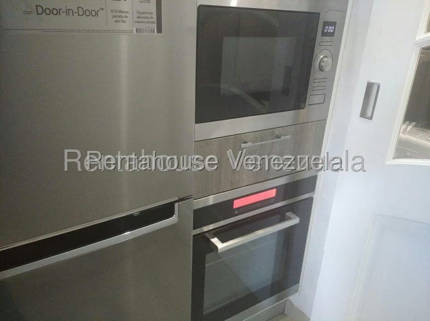 Apartamento (1 Nivel) en Alquiler en Colinas de La Tahona, Distrito Metropolitano - 4