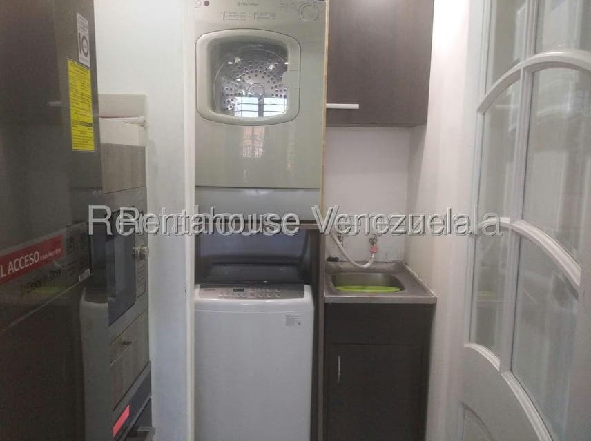 Apartamento (1 Nivel) en Alquiler en Colinas de La Tahona, Distrito Metropolitano - 5