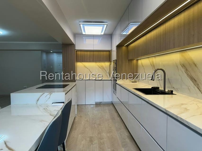 Apartamento (1 Nivel) en Alquiler en Los Chaguaramos, Distrito Metropolitano - 15