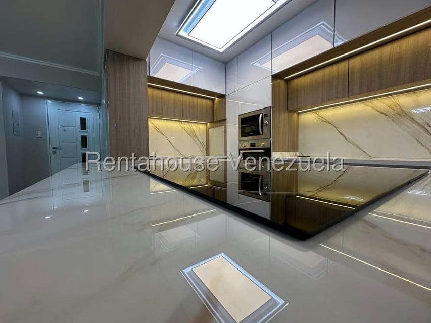 Apartamento (1 Nivel) en Alquiler en Los Chaguaramos, Distrito Metropolitano - 19