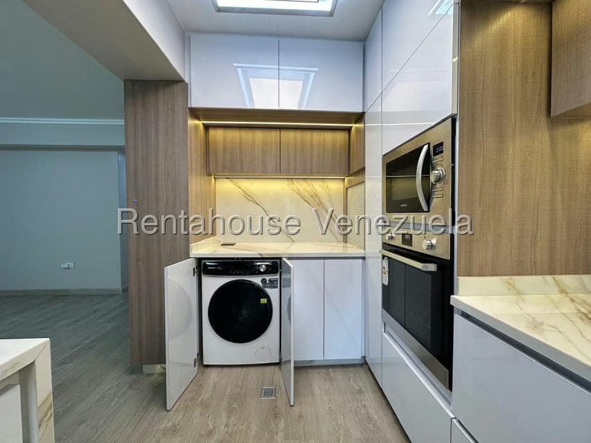 Apartamento (1 Nivel) en Alquiler en Los Chaguaramos, Distrito Metropolitano - 21