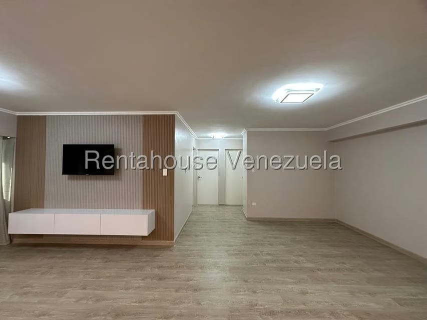 Apartamento (1 Nivel) en Alquiler en Los Chaguaramos, Distrito Metropolitano - 22