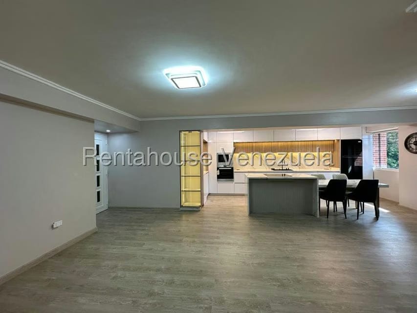 Apartamento (1 Nivel) en Alquiler en Los Chaguaramos, Distrito Metropolitano - 23