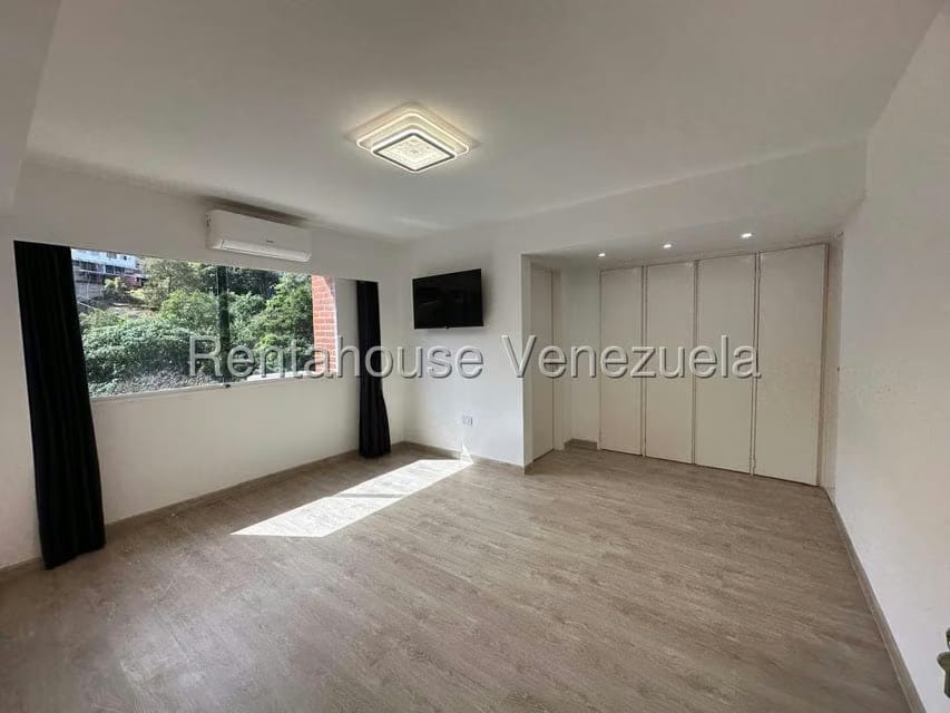 Apartamento (1 Nivel) en Alquiler en Los Chaguaramos, Distrito Metropolitano - 28