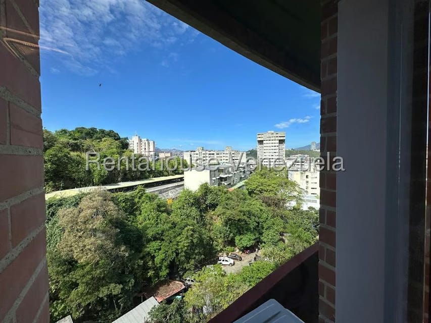 Apartamento (1 Nivel) en Alquiler en Los Chaguaramos, Distrito Metropolitano - 36