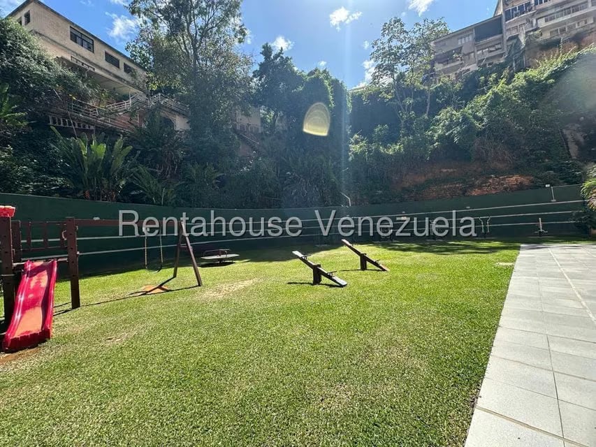 Apartamento (1 Nivel) en Alquiler en Los Chaguaramos, Distrito Metropolitano - 42