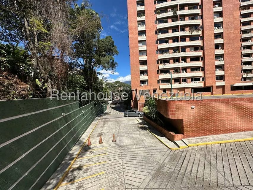 Apartamento (1 Nivel) en Alquiler en Los Chaguaramos, Distrito Metropolitano - 50