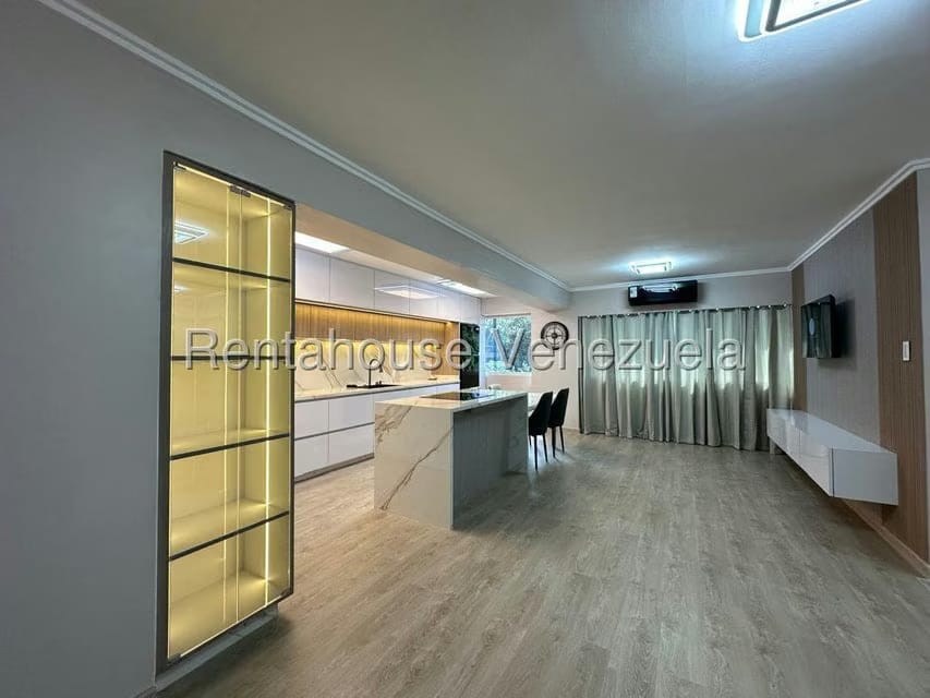 Apartamento (1 Nivel) en Alquiler en Los Chaguaramos, Distrito Metropolitano - 6