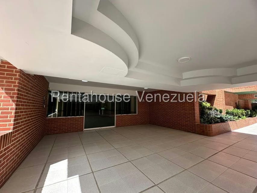 Apartamento (1 Nivel) en Alquiler en Los Chaguaramos, Distrito Metropolitano - 52