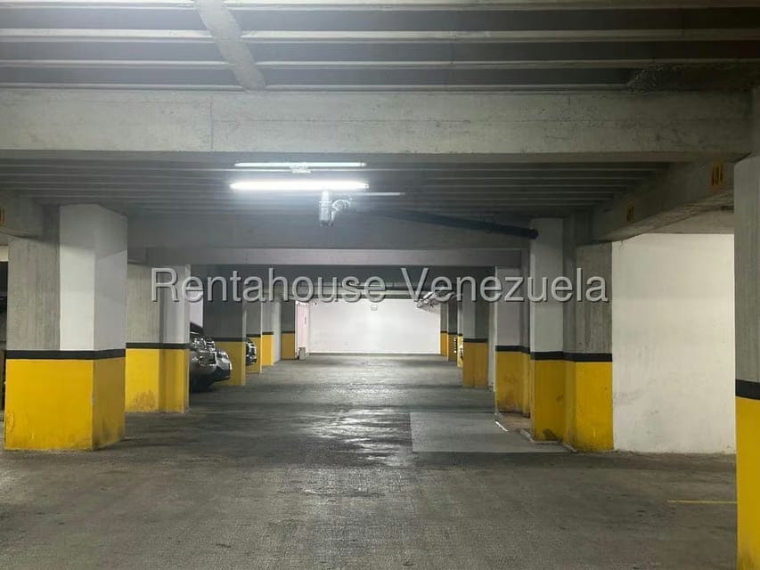 Apartamento (1 Nivel) en Alquiler en Los Chaguaramos, Distrito Metropolitano - 54