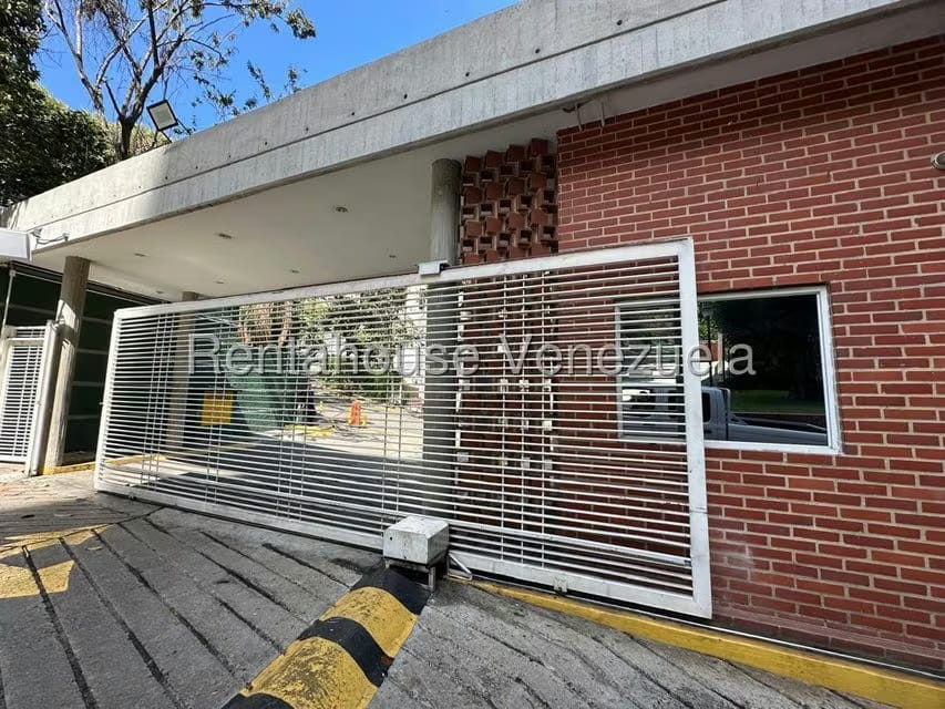 Apartamento (1 Nivel) en Alquiler en Los Chaguaramos, Distrito Metropolitano - 55