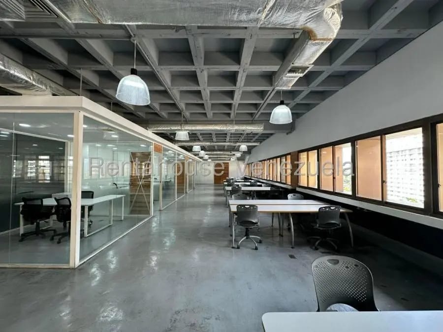 Oficina en Alquiler en Los Palos Grandes Caracas - 12