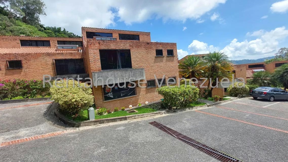 Townhouse (Multiples Niveles) en Venta en Oripoto, Distrito Metropolitano