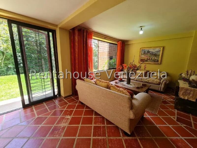 Townhouse (Multiples Niveles) en Venta en Oripoto, Distrito Metropolitano - 12