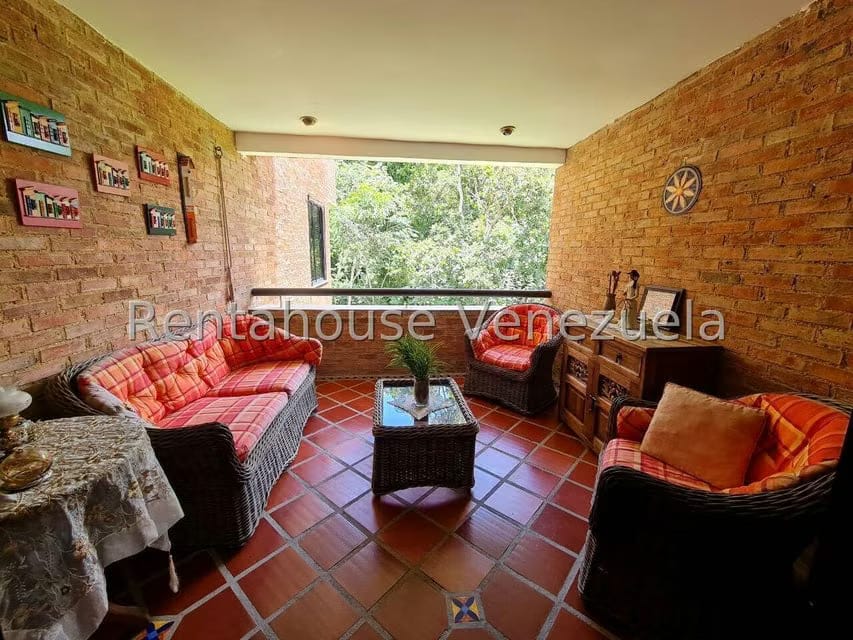 Townhouse (Multiples Niveles) en Venta en Oripoto, Distrito Metropolitano - 3