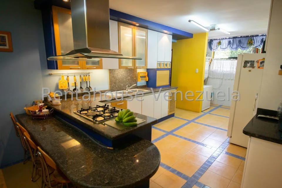 Townhouse (Multiples Niveles) en Venta en Oripoto, Distrito Metropolitano - 24