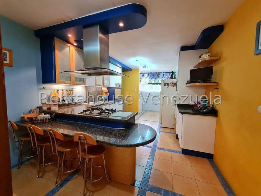 Townhouse (Multiples Niveles) en Venta en Oripoto, Distrito Metropolitano - 4