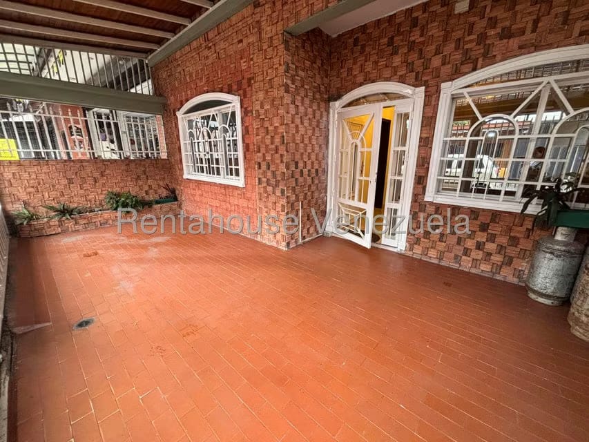 Casa (Duplex) en Venta en Zona Oeste, Lara - 2