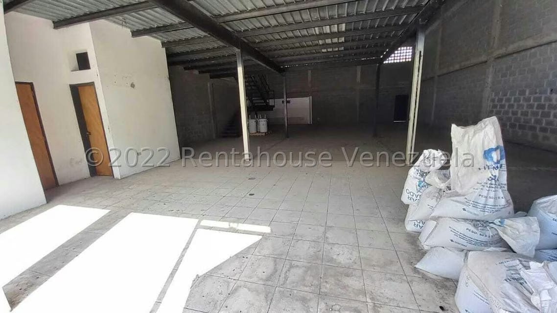 Comercial (Galpon - Deposito) en Alquiler en Centro, Portuguesa - 2