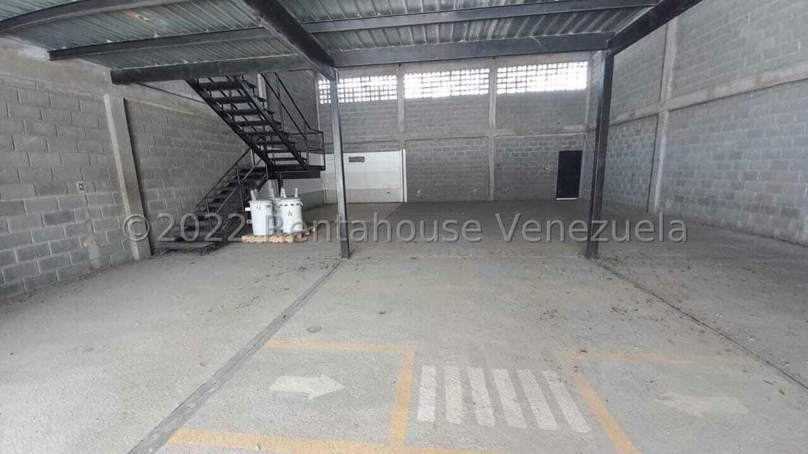 Comercial (Galpon - Deposito) en Alquiler en Centro, Portuguesa - 3