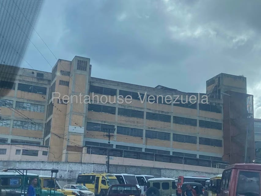 Comercial (Galpon - Deposito) en Alquiler en Ruiz Pineda, Distrito Metropolitano