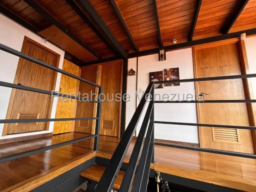 Casa en Venta en La Colonia Tovar Caracas - 12