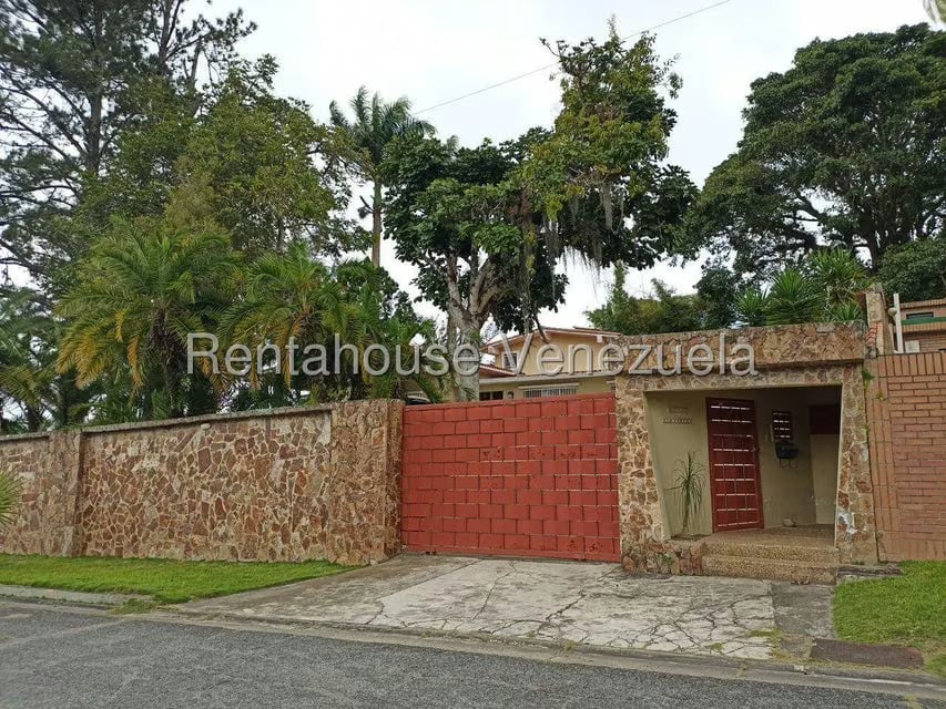 Casa (Duplex) en Venta en Monte Elena, Distrito Metropolitano