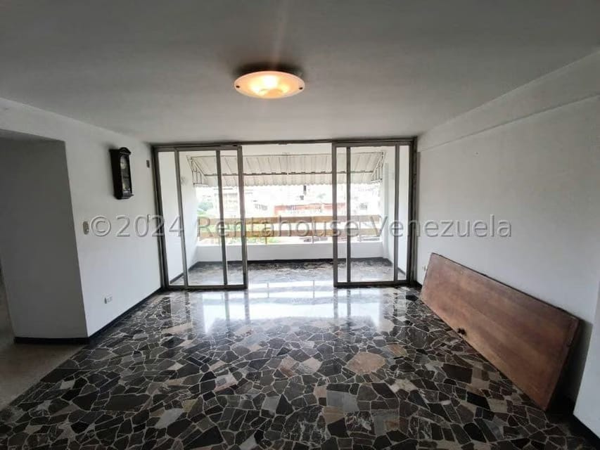 Apartamento (1 Nivel) en Venta en El Marques, Distrito Metropolitano - 11